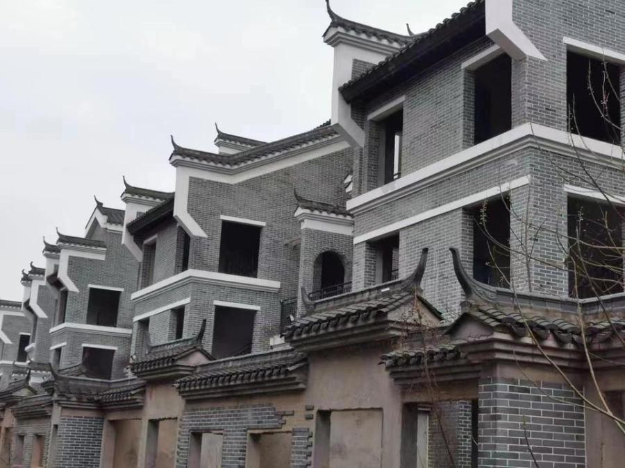 新華聯(lián)銅官窯古鎮(zhèn)(新華聯(lián)銅官窯文化旅游園)法拍房B01-02-03#棟101、201、301房（別墅）