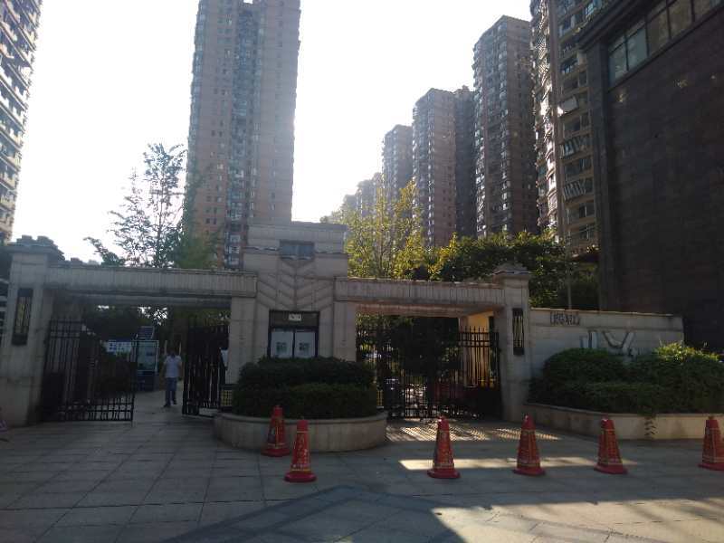 金澤園小區(qū)法拍房二期8、9棟304室
