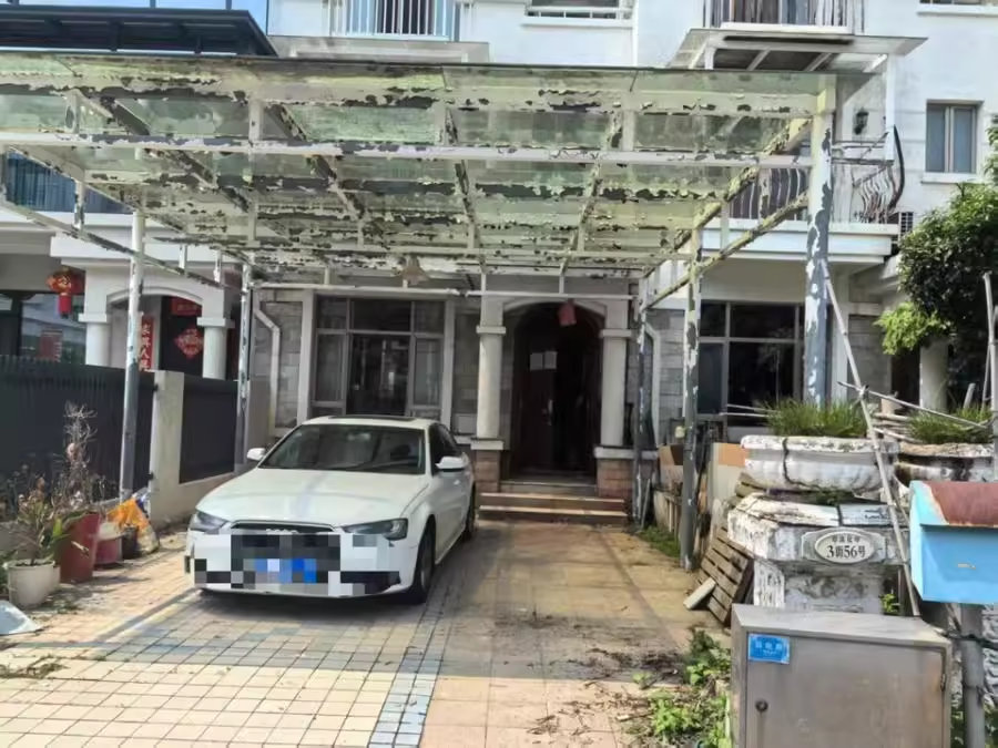 （別墅）長沙碧桂園翠漾花岸三街法拍房38、50、52、56、58、60、62、66號156室及室內(nèi)物品